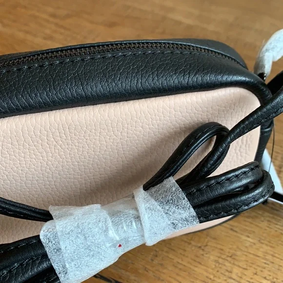 NWT Tahari Kaia Crossbody Camera Bag in Black White & Blush Pink - Picture 5 of 11